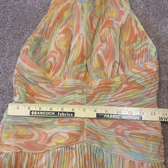 NWT AIIFOS Grace Pleated Halter Chiffon Gown With Chains, size 6 - Picture 13 of 13